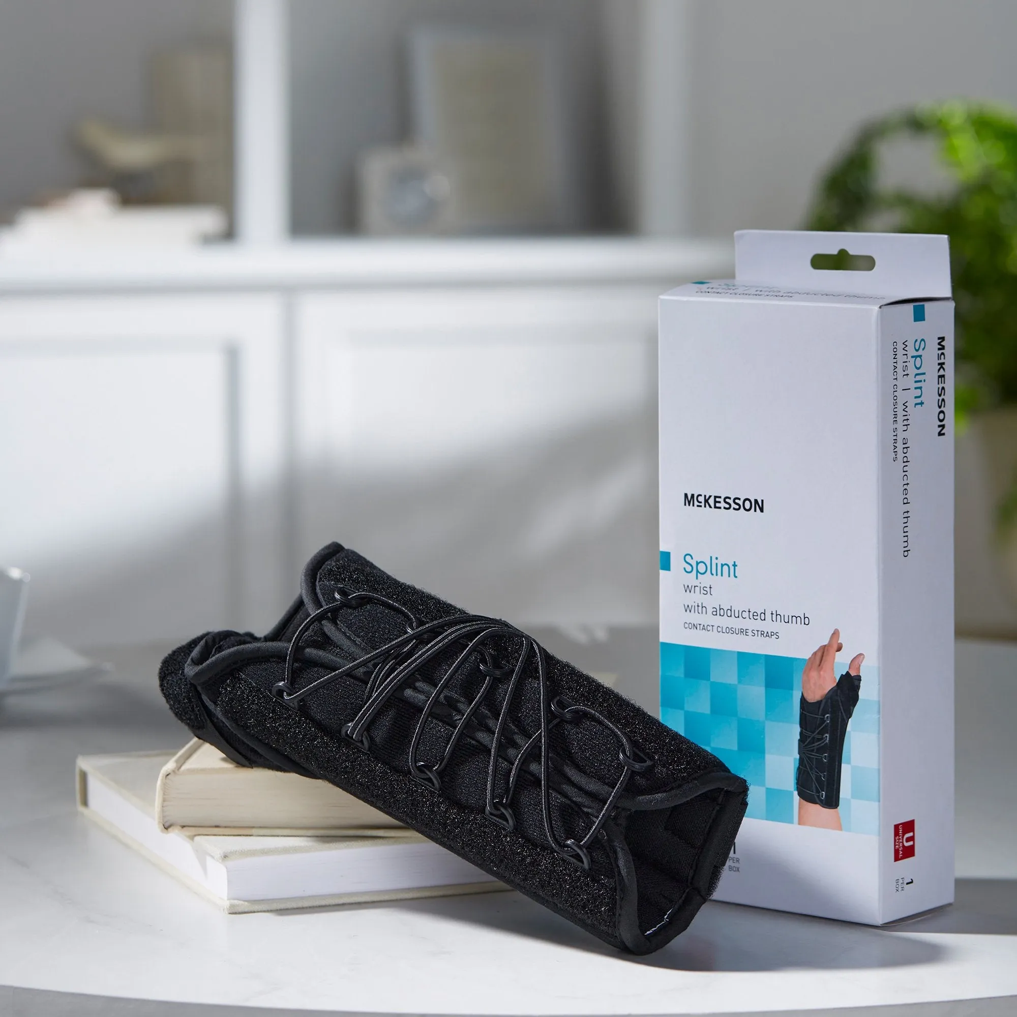 McKesson Right Wrist Splint with Abducted Thumb, One Size Fits Most
